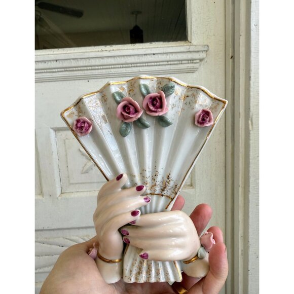 Vintage 50's Lefton Porcelain Hands Holding Fan Vase Roses Cottage Core - Picture 6 of 10